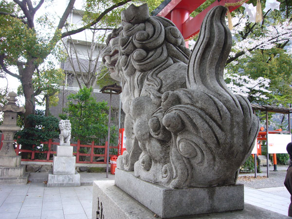 開口神社の狛犬